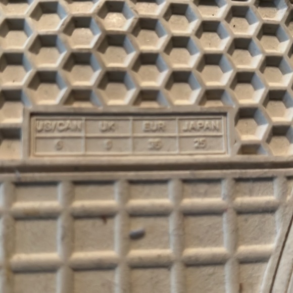 Gap Plaid Canvas Sneakers Kids Size 6 Brown Beige color Velcro closing NWOT - Picture 5 of 6